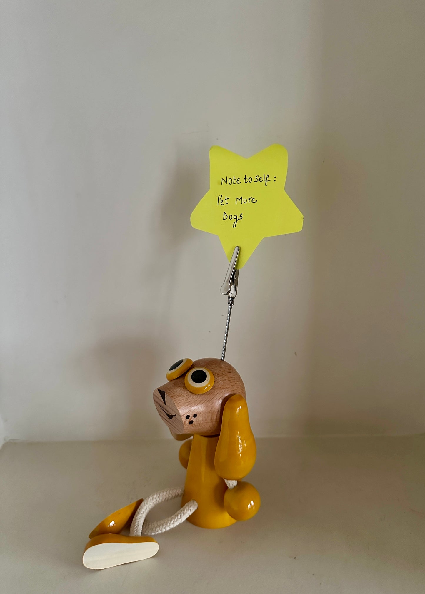 Woody the Dog – Handcrafted Note Holder