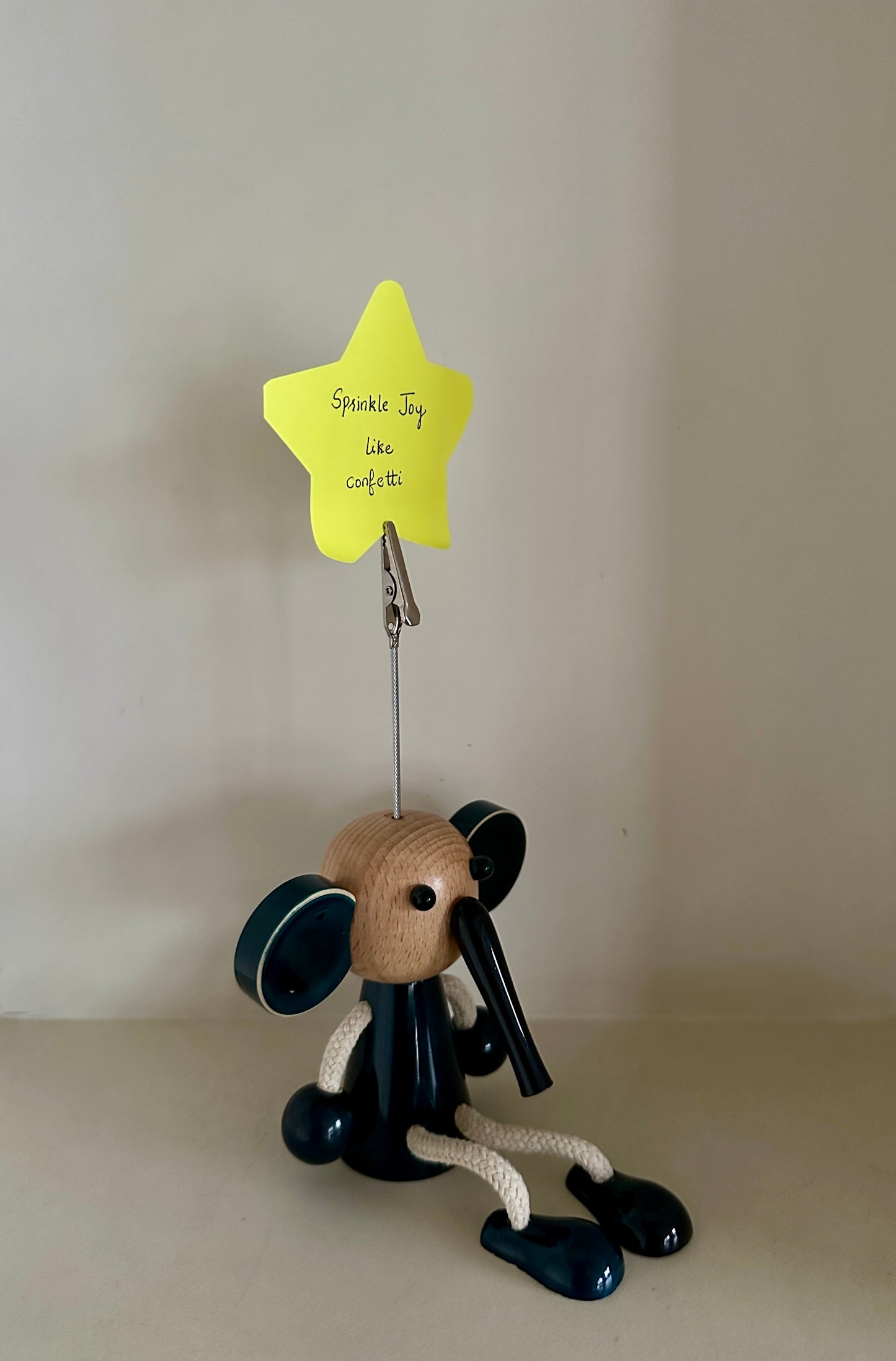 Ele the Elephant – Handcrafted Note Holder