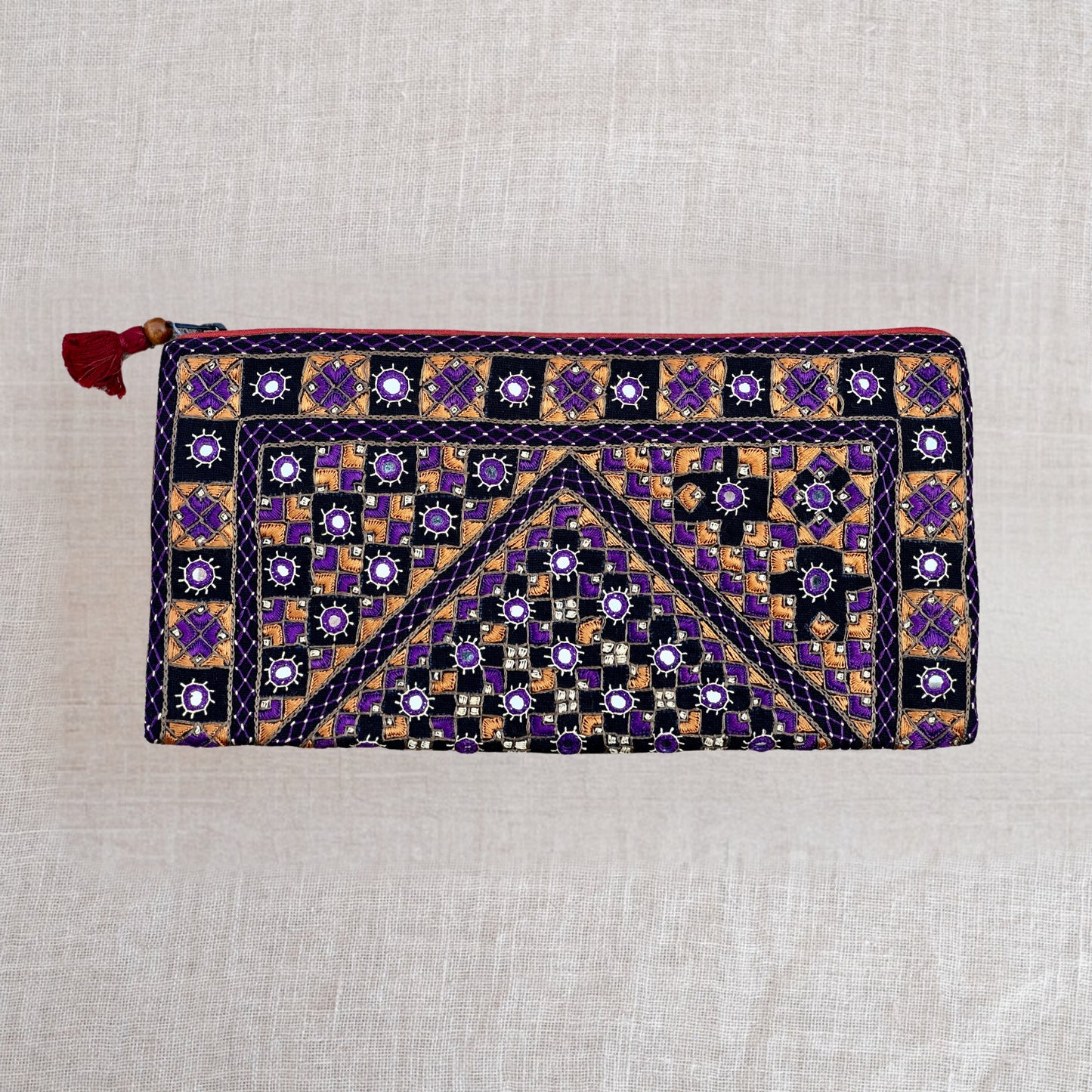 Ahir Floral Leaf Embroidered Pouch – A Unique Clutch & Organiser