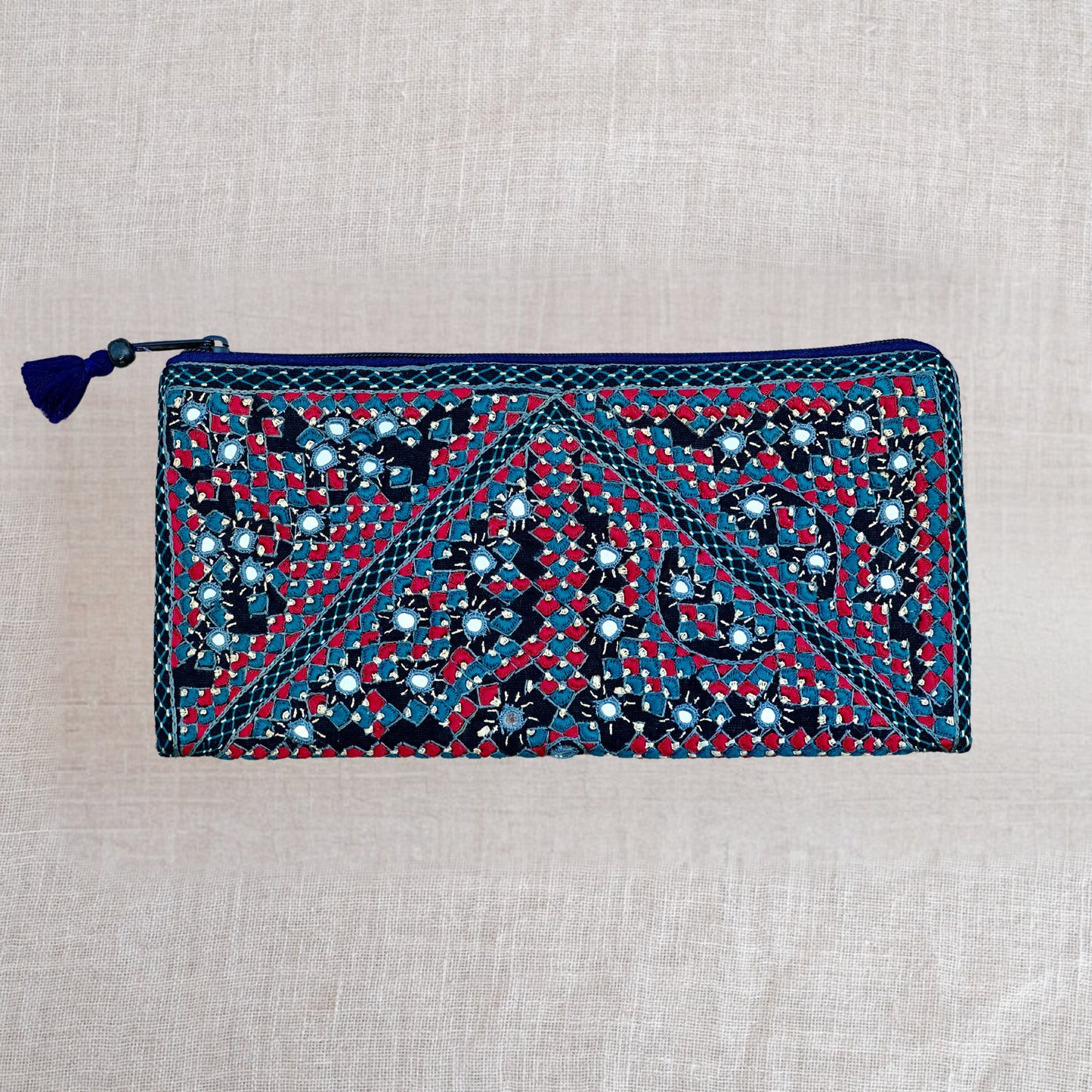 Ahir Floral Leaf Embroidered Pouch – A Unique Clutch & Organiser