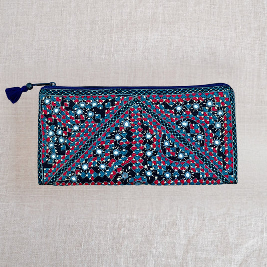 Ahir Floral Leaf Embroidered Pouch – A Unique Clutch & Organiser