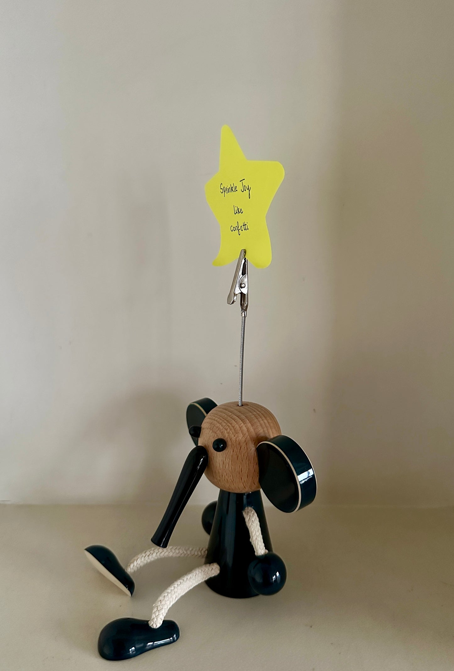 Ele the Elephant – Handcrafted Note Holder