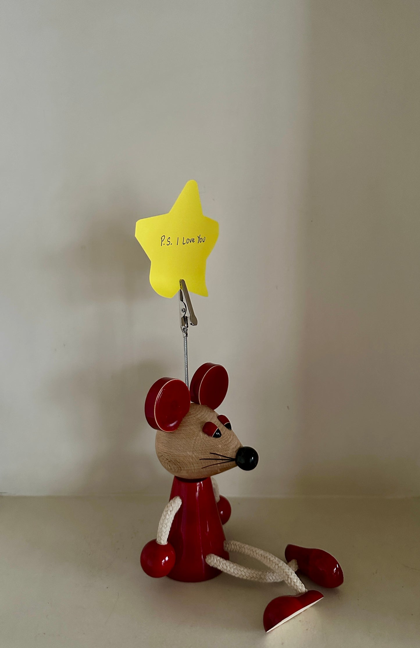 Chippy the Mouse – Handcrafted Note Holder